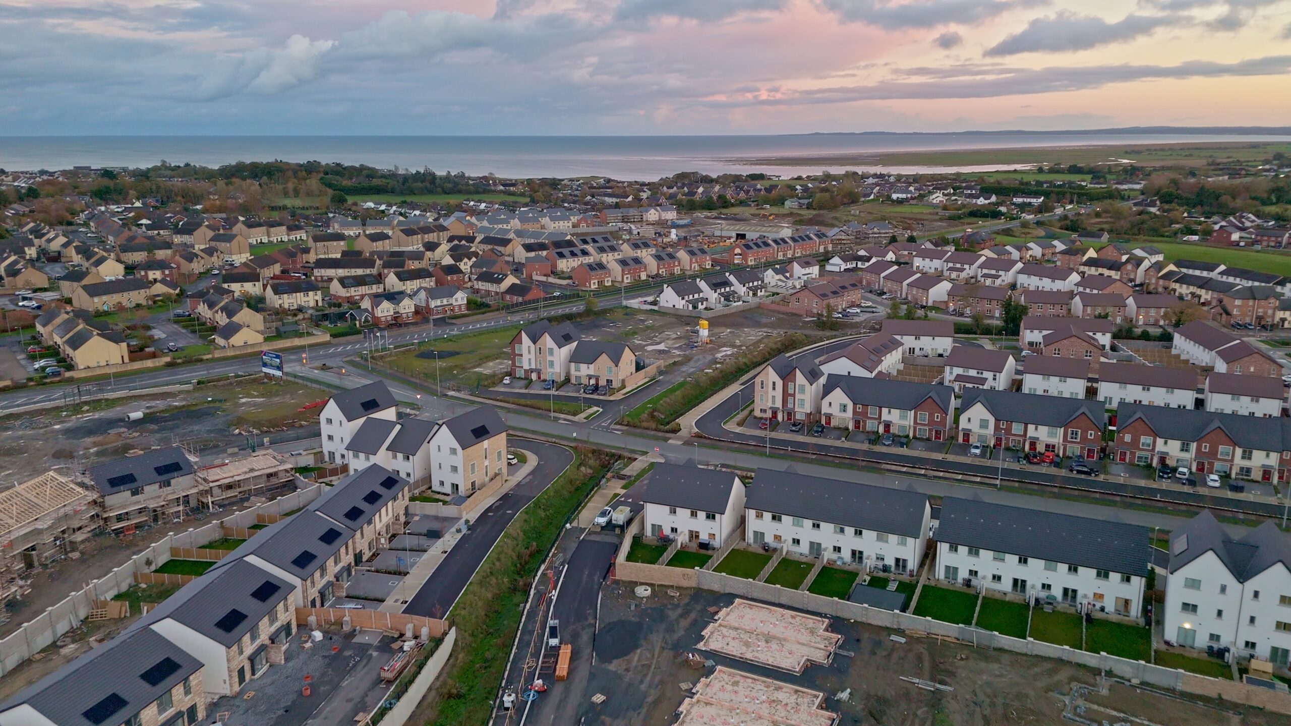 Still 2025-12-08 194758_1_12_1